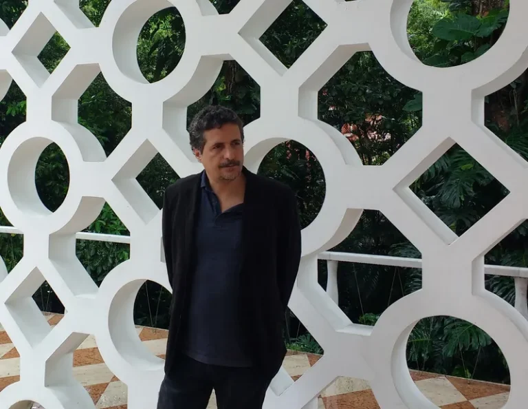 'Nunca saí do Recife para fazer cinema', celebra Kleber Mendonça Filho