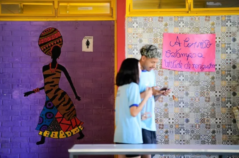  Com desafios a serem enfrentados, educação antirracista completa 20 anos no país 