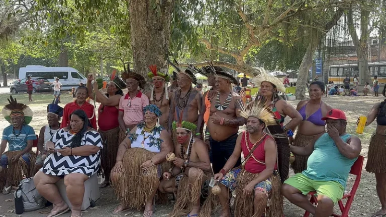 O retorno do Manto Sagrado Tupinambá expõe uma grande ferida colonial