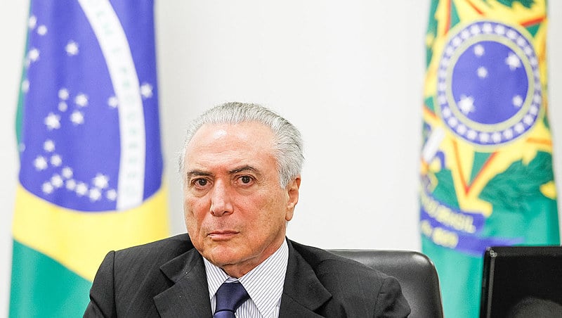 O presidente não eleito Michel Temer não chegou lá sozinho. Quem o colocou na Presidência tem objetivos por trás. Temer é um traíra útil