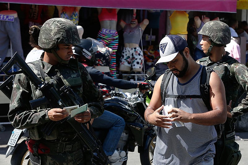 Uma série de transformações já podem ser notadas no dia a dia dos moradores das favelas e áreas de conflito da capital