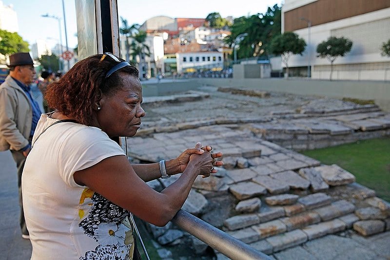 Principal porto de entrada de escravos nas Américas, o Cais do Valongo foi reconhecido como Patrimônio da Humanidade pela Unesco em 2017