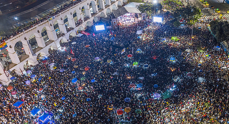 Ato da Virada pela democracia teve a presença de diversas personalidades, entre elas, Conceição Evaristo, Mano Brown e Chico Buarque