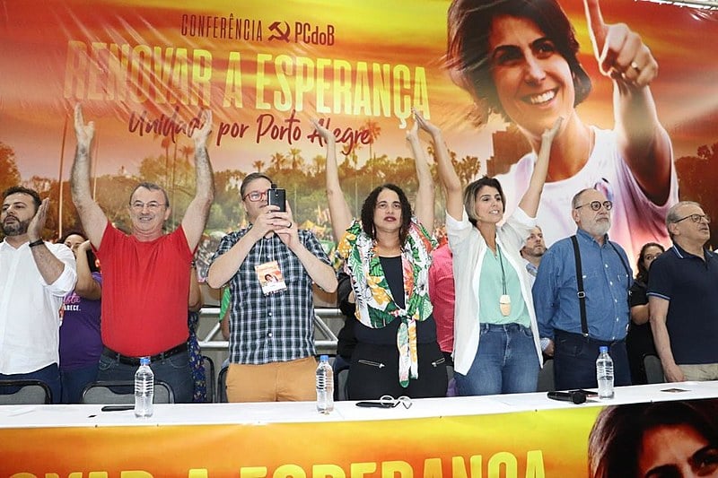 Ato político contou com a presença de representantes de partidos aliados