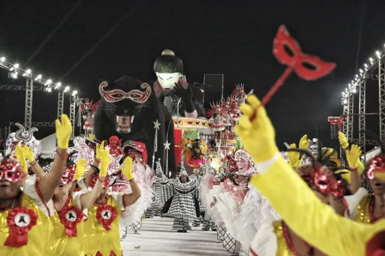 Escolas de samba da região Metropolitana vencem Carnaval 2024 de Porto Alegre