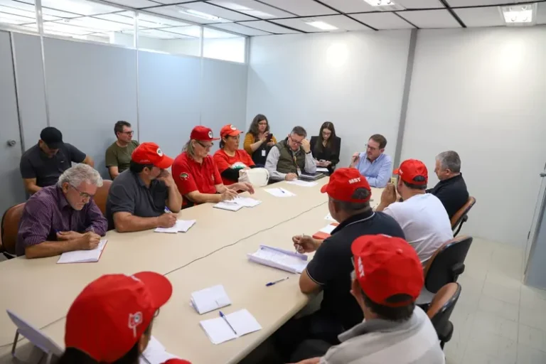 MST é recebido por representantes dos governos estadual e federal no RS