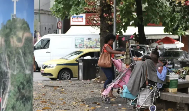 Só investimento público pode frear aumento da população em situação de rua, alerta especialista