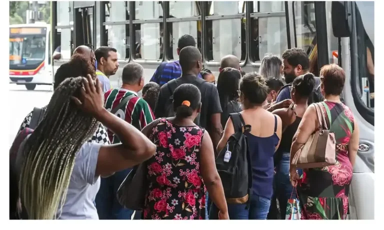 De acordo com Censo, total de mulheres responsáveis por domicílios cresce