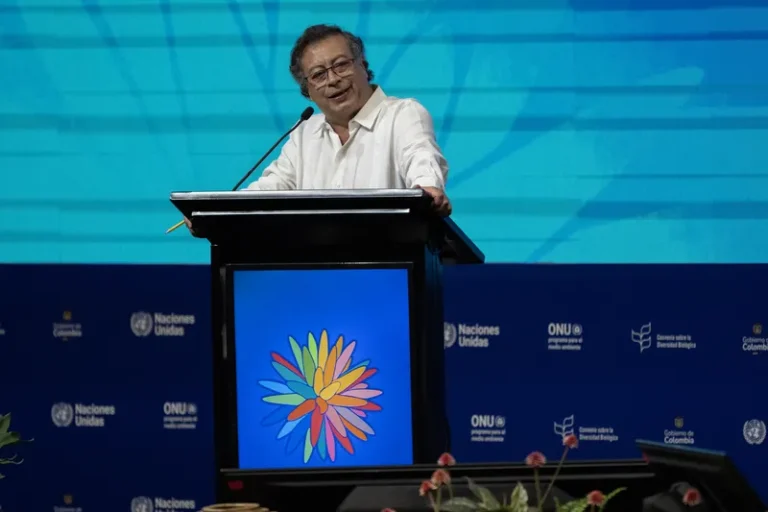 Gustavo Petro começa ampla reforma ministerial na Colômbia