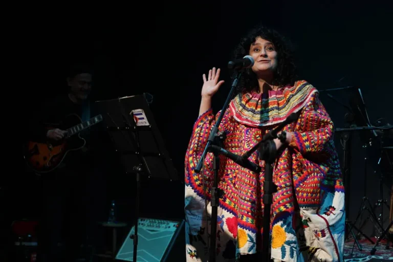 Cantora Tânia Farias faz tributo à Violeta Parra neste sábado, em Porto Alegre