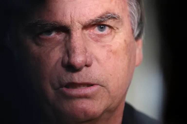 Sem perdão para quem ataca a democracia e a nação