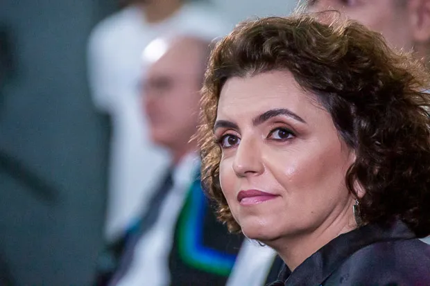 Rozana Naves toma posse como reitora da Universidade de Brasília