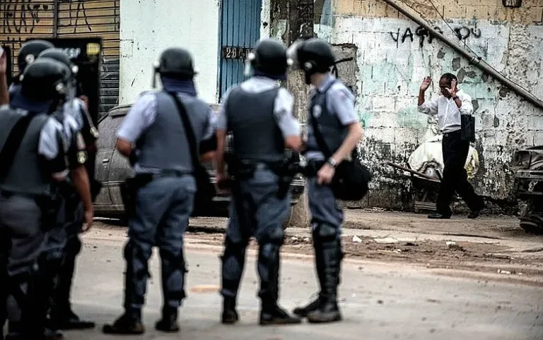A tortura, os porões, e a sala de jantar