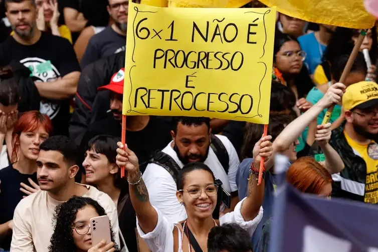 Fim da escala 6X1: trabalhadores vão às ruas dialogar sobre redução da jornada nesta sexta (20)