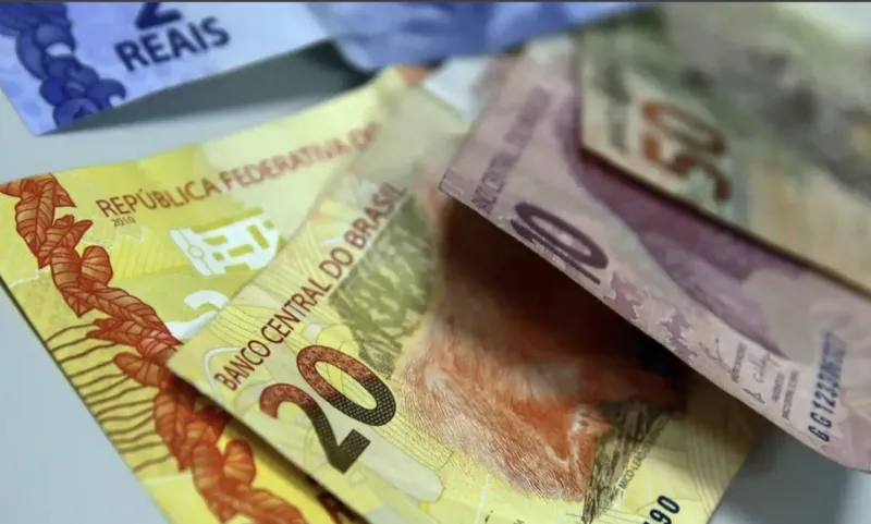 notas de reais orçamento público
