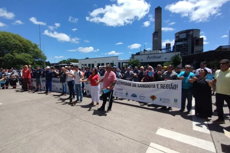 Mobilização em frente a termoelétrica de Candiota (RS) pede a Lula por sanção do PL 576
