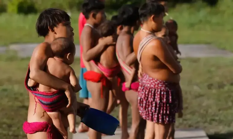 Terra Yanomami tem menos garimpo e fome, mas desafios são diários