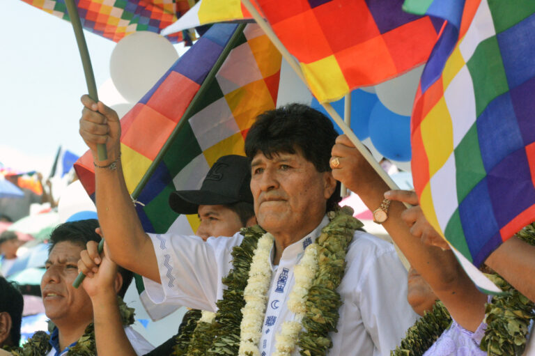 Apoiadores de Evo Morales criam partido para disputar eleições na Bolívia, após saída do MAS