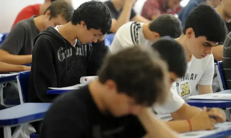 Primeiro dia do Enem é neste domingo (9): veja horários, regras e locais de prova