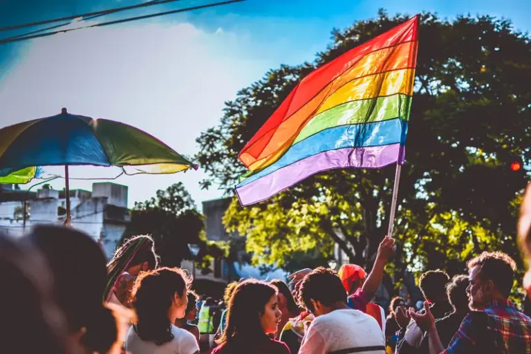 Primeira Marcha do Orgulho Antifascista e Antirracista acontece na Argentina neste sábado (1)