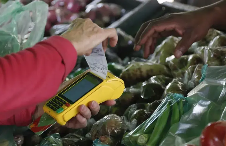 Mercado reduz previsão da inflação para 4,33% este ano