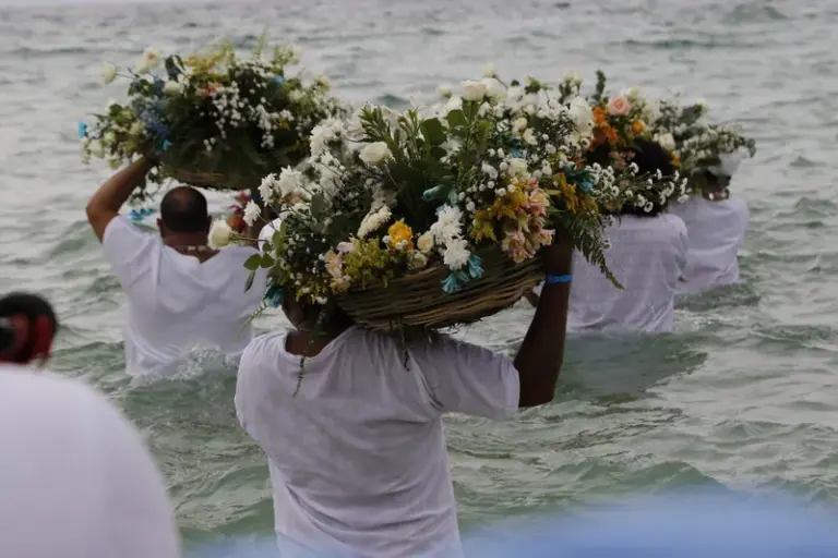 Dia de Iemanjá: O presente de verdade é preparado no terreiro, alerta especialista