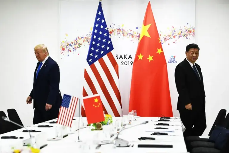China reage a Trump e anuncia tarifas sobre produtos importados dos EUA 