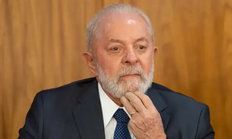 Lula volta a criticar Trump sobre tarifas: ‘Está querendo virar imperador do mundo’