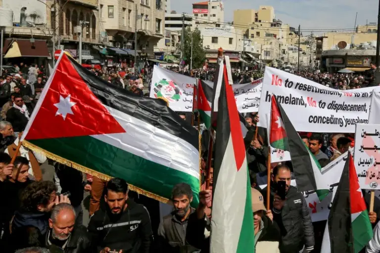 Proposta de Trump para Gaza é perigo para o mundo, afirma dirigente do Hamas ao Opera Mundi 