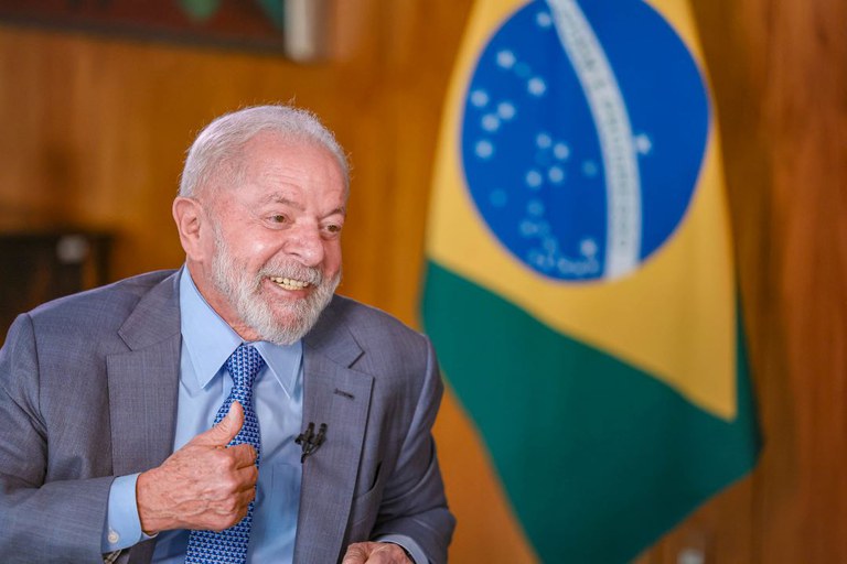 Lula anuncia pagamento do Pé-de-Meia e remédios de graça nas farmácias populares