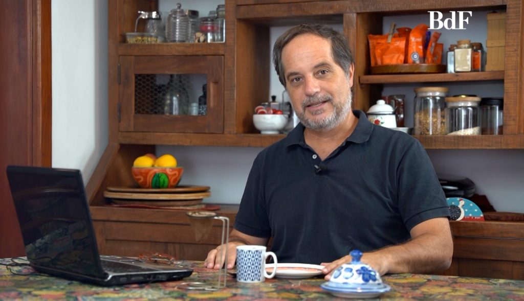Rodrigo Vianna é jornalista desde 1990. Durante sua trajetória, já passou pela Folha de S. Paulo, TV Cultura, Globo e Record.