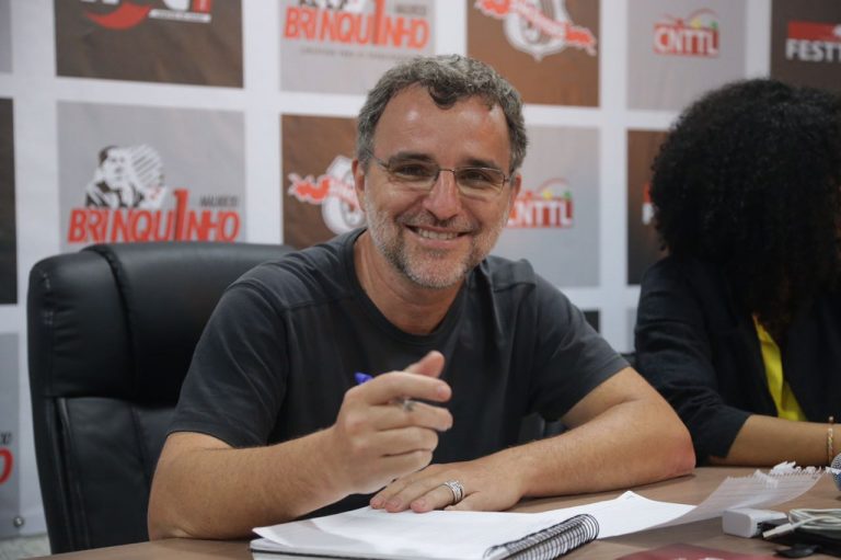 Candidato a presidente nacional do PT reúne militância na noite desta segunda, no Recife (PE)