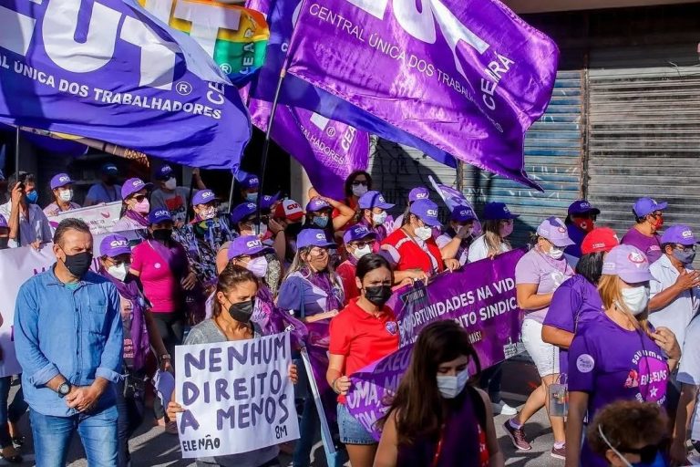 No Ceará, coletivos de mulheres e movimentos sociais realizam ato neste 8 de março
