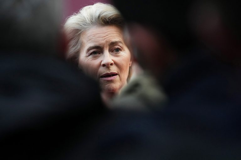 'Precisamos rearmar a Europa', afirma presidenta da Comissão Europeia após encontro para discutir guerra na Ucrânia