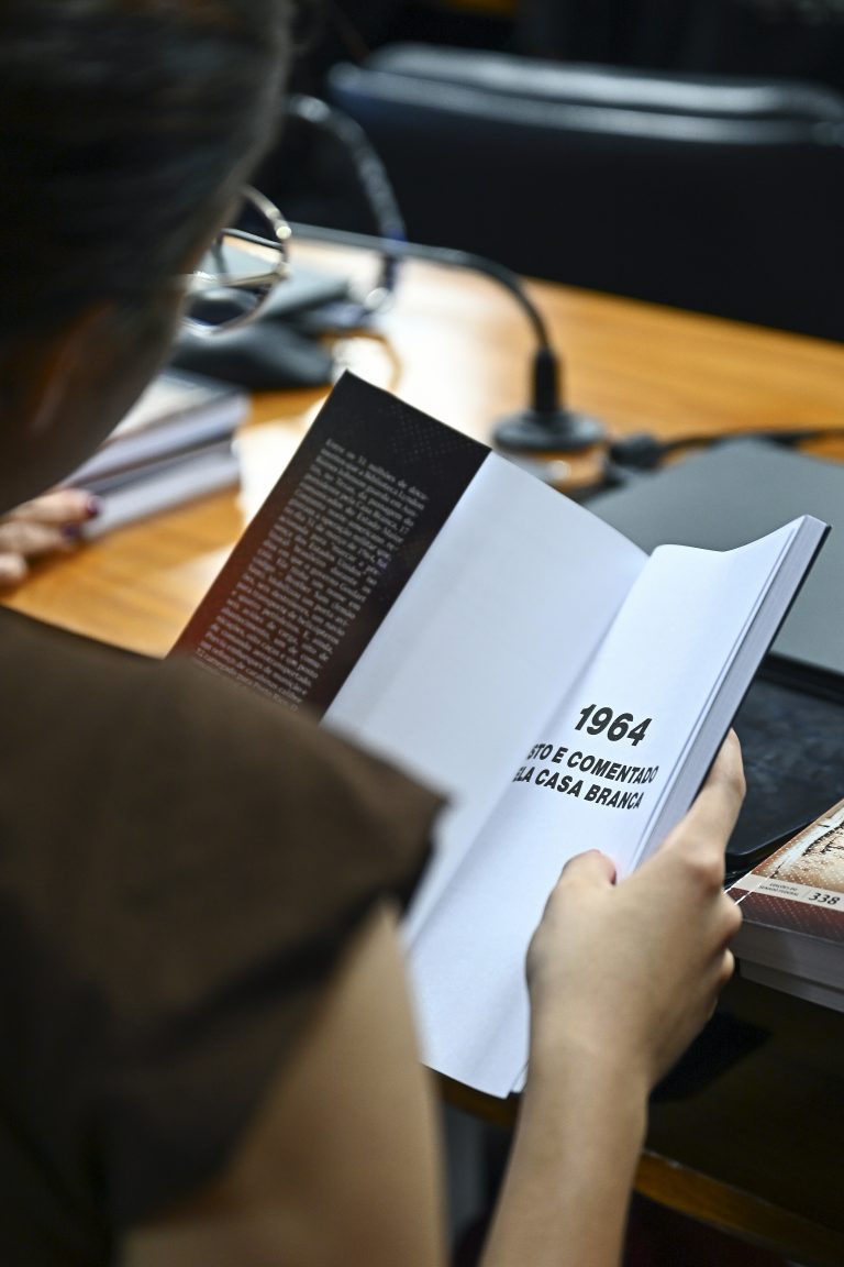 Senado lança livros gratuitos sobre memória da ditadura; veja obras