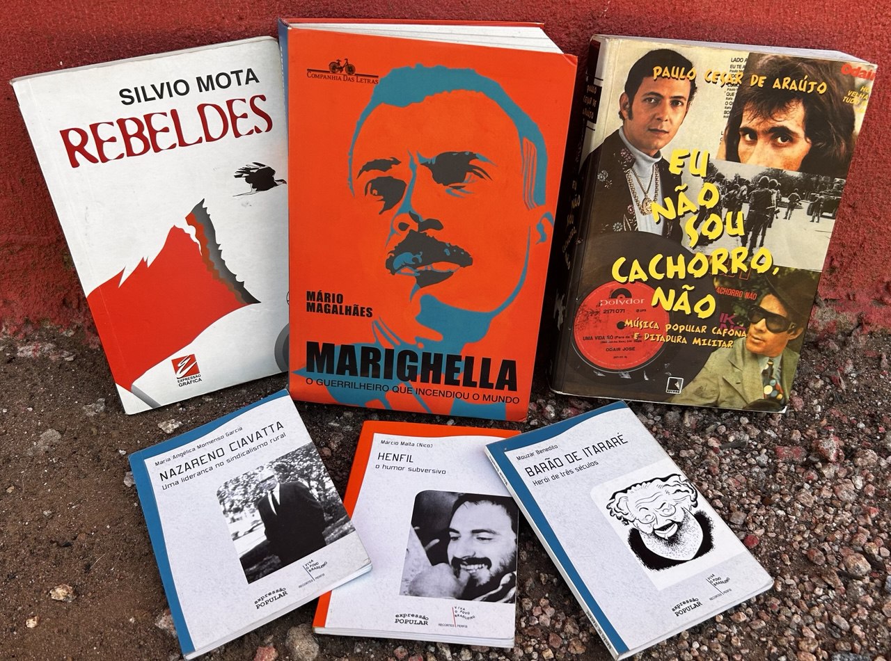 Capas de livros que tratam da ditadura militar no Brasil.