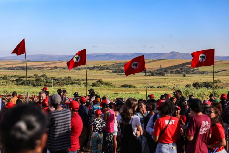 Menos de 5 mil famílias do MST serão beneficiadas com desapropriações de terras