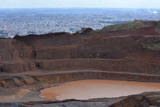 ‘A riqueza vai e a pobreza fica’, com mineração e agronegócio em MG - Enfim, sexta!