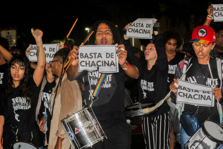 Juventude quer viver para ver o povo no poder