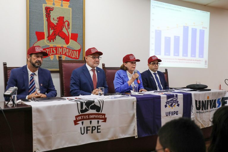 Universidades federais em Pernambuco sofrem com parcelamento e cortes orçamentários do MEC