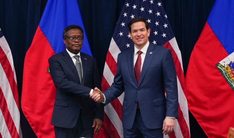 China condena EUA por impor tarifas ao Haiti em meio a agravamento da crise no país caribenho