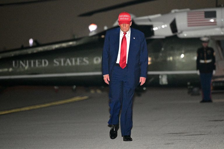 Primeiros 100 dias de Trump são coerentes com projeto supremacista dos EUA, diz José Arbex