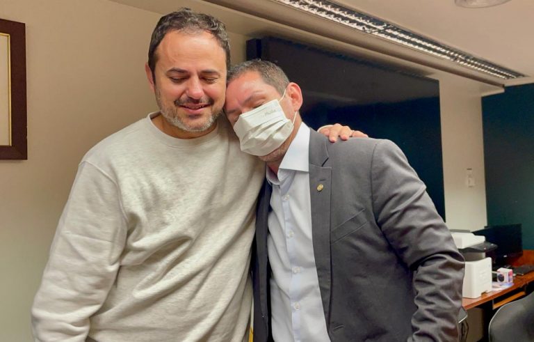 Ao longo dos 9 dias de greve de fome, Glauber Braga recebeu apoio de parlamentares de direita