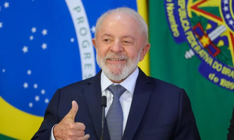 Lula inaugura polo da UFF em Campos (RJ) e anuncia apoio a cursinhos populares