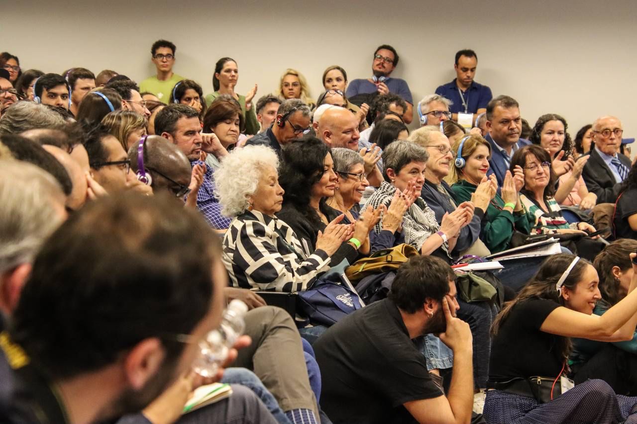 A mesa de abertura da conferência "Dilemas da Humanidade: Perspectivas para a Transformação Social" reuniu militantes no dia 7 de abril, em São Paulo (SP)