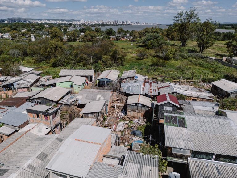 Crise climática e direitos dos atingidos será tema de seminário nos dias 5 e 6 de maio