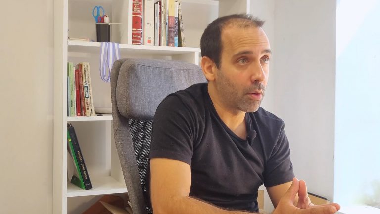 Da crise econômica à batalha cultural: os desafios da resistência a Milei