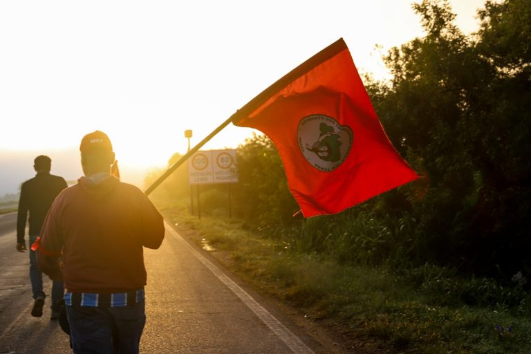 Em marcha por terra e dignidade, MST chega a Porto Alegre (RS) após percorrer quase 100 km