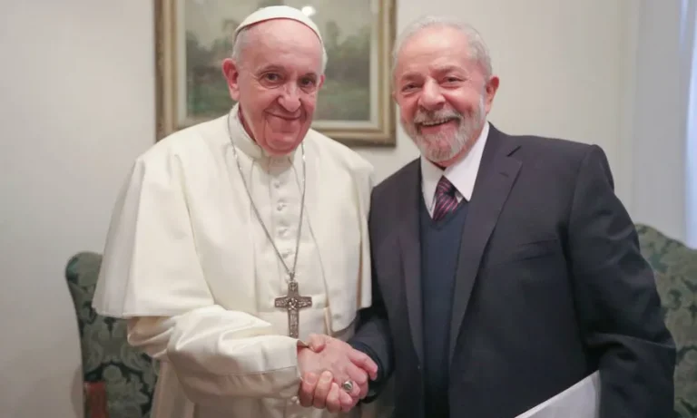 Lula e Janja viajarão a Roma para funeral de Francisco