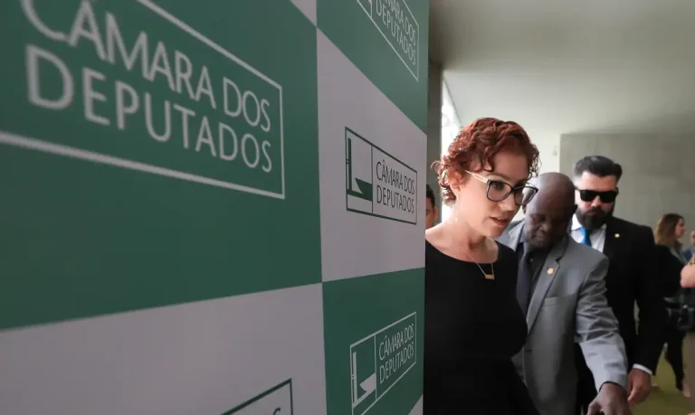 ABJD aciona STF para suspender oitivas dos bolsonaristas Zambelli e Tagliaferro na Câmara